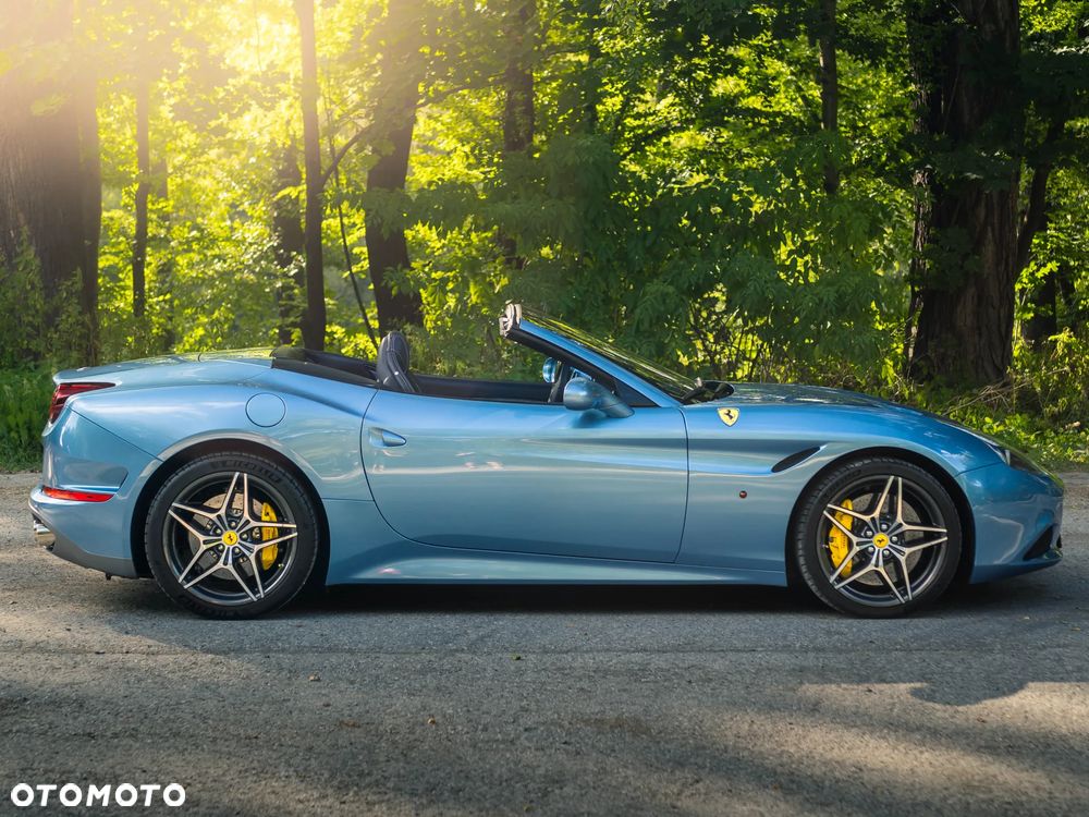 Ferrari California T - 10
