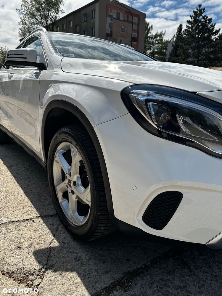 Mercedes-Benz GLA 200 7G-DCT - 5