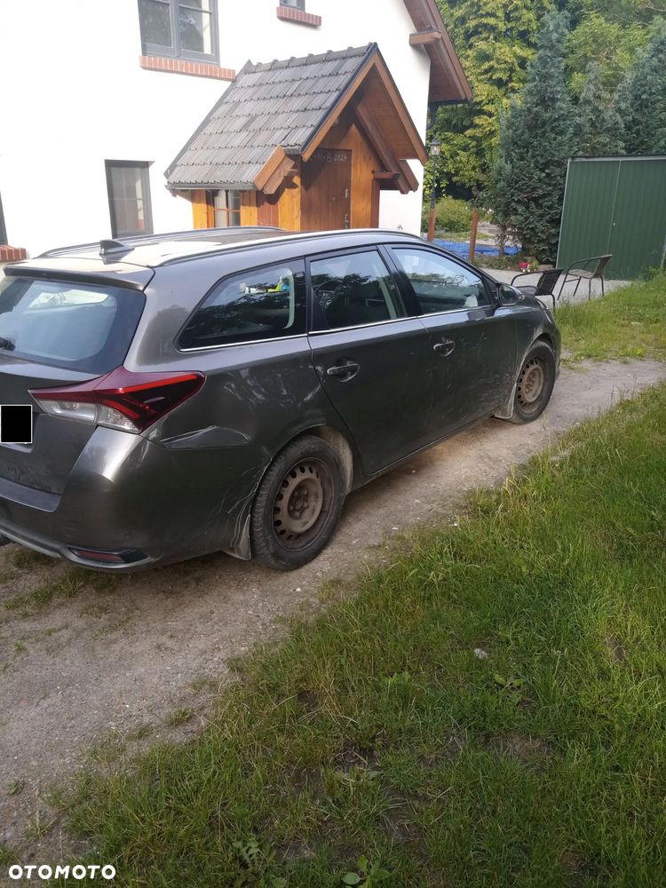 Toyota Auris 1.6 Premium - 2