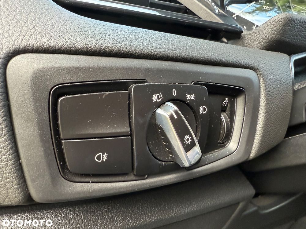 BMW Seria 2 216d - 14