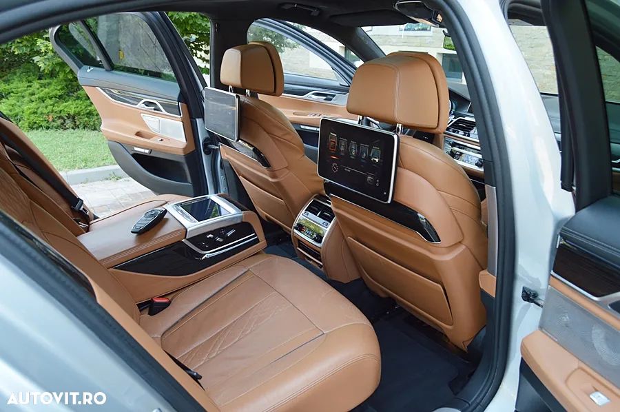 BMW Seria 7 740d xDrive - 14