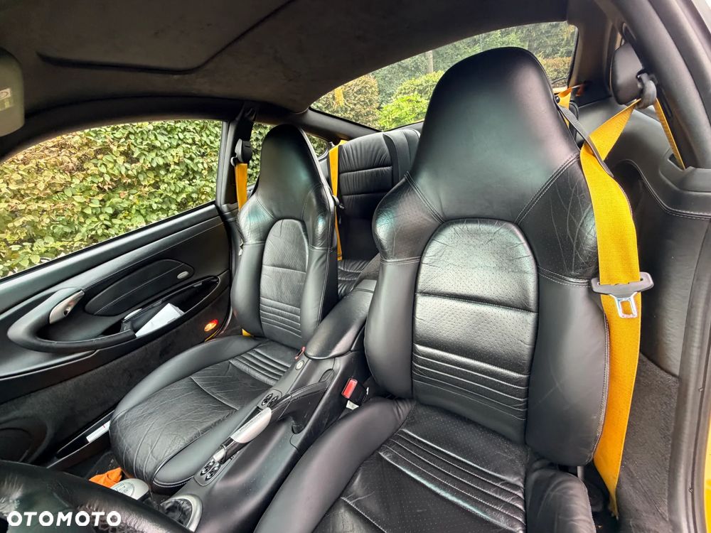 Porsche 911 Turbo - 12
