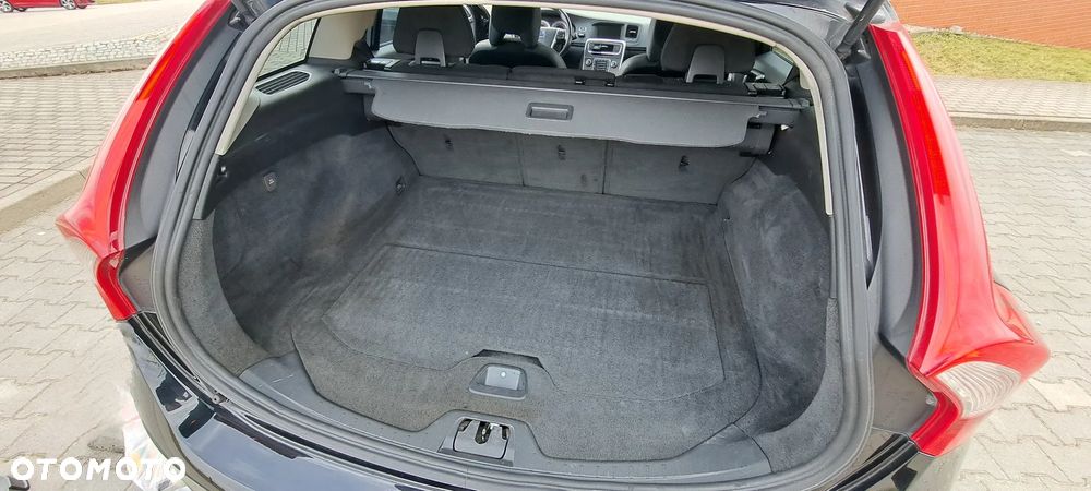 Volvo V60 D3 Geartronic Momentum - 26