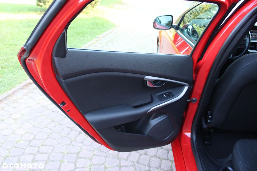 Volvo V40 D2 Momentum - 16