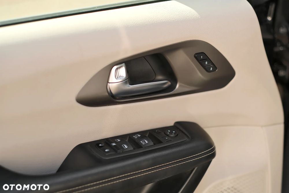 Chrysler Pacifica - 29