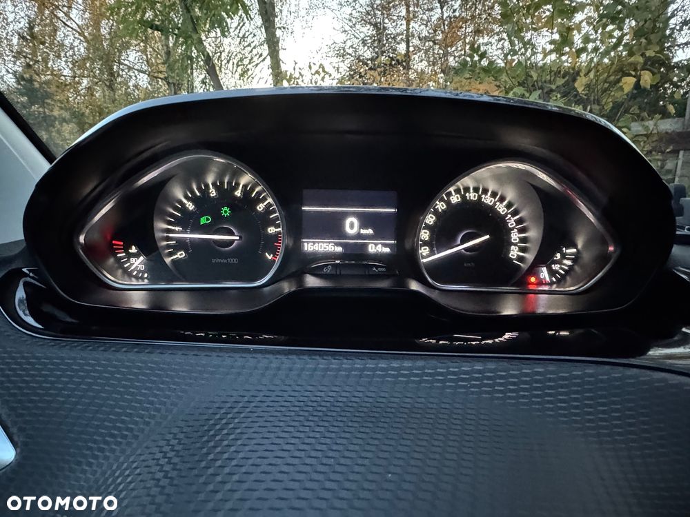 Peugeot 2008 1.2 Pure Tech Style EU6 - 4