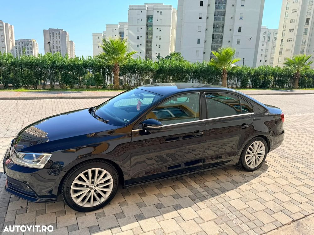 Volkswagen Jetta 2.0 TDI DSG Highline - 6