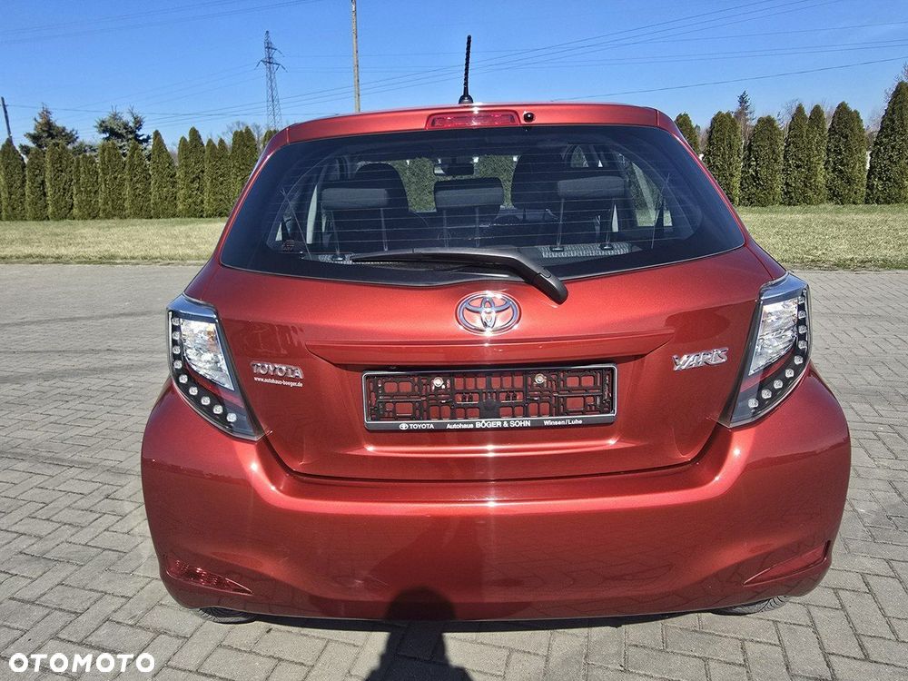 Toyota Yaris - 10