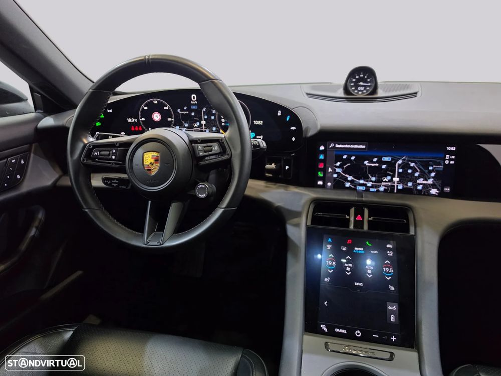 Porsche Taycan Cross Turismo - 10