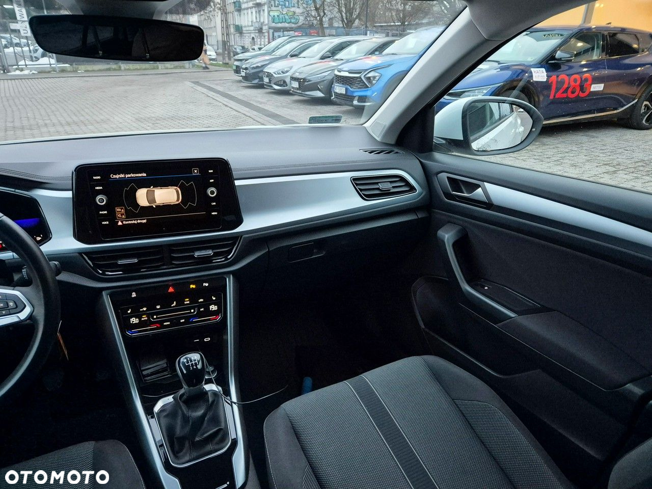 Volkswagen T-Roc - 17