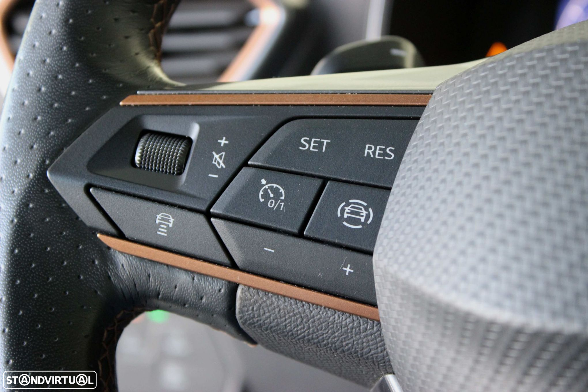 Cupra Leon 1.5 eTSI MID DSG - 14