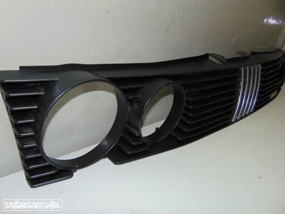Fiat Ritmo grelha frontal - 2