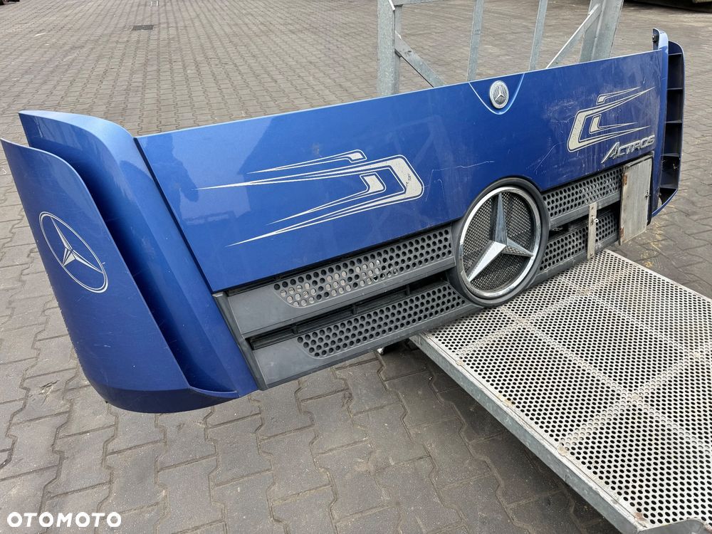 Kompletna maska, atrapa, antrapa, grill, policzki Mercedes Actros - 3