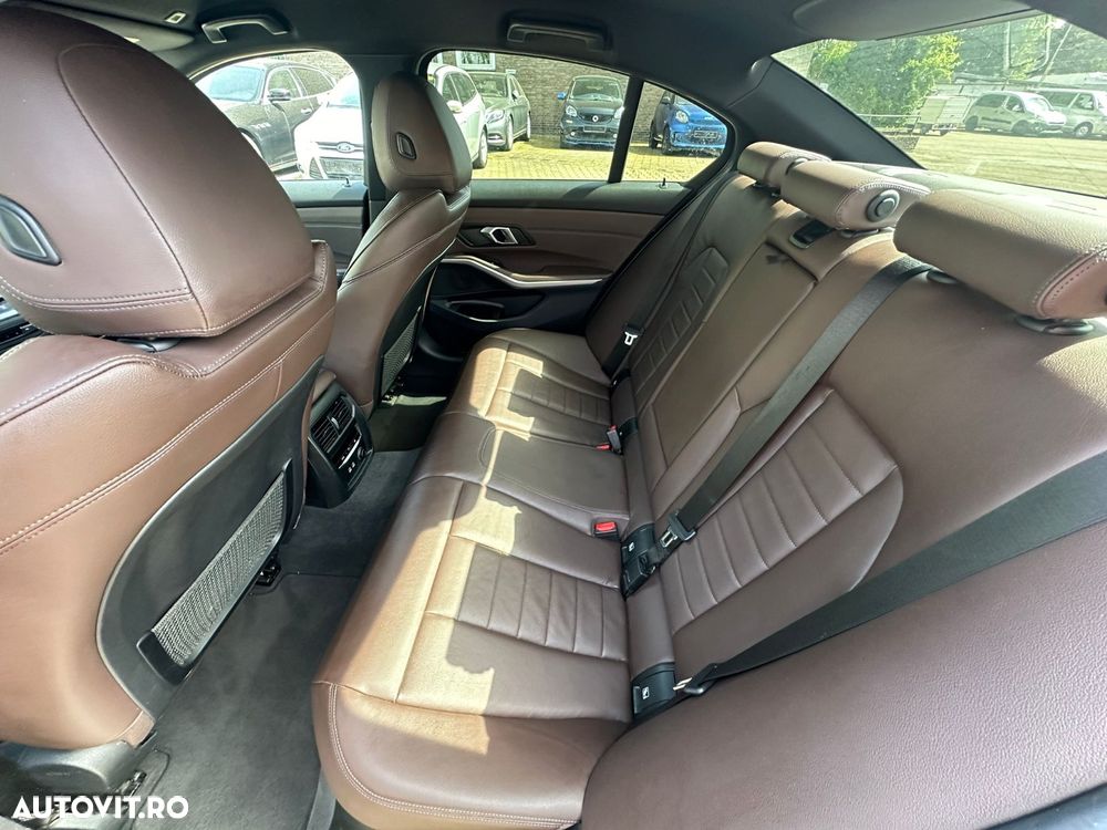 BMW Seria 3 330e Aut. Sport Line - 15