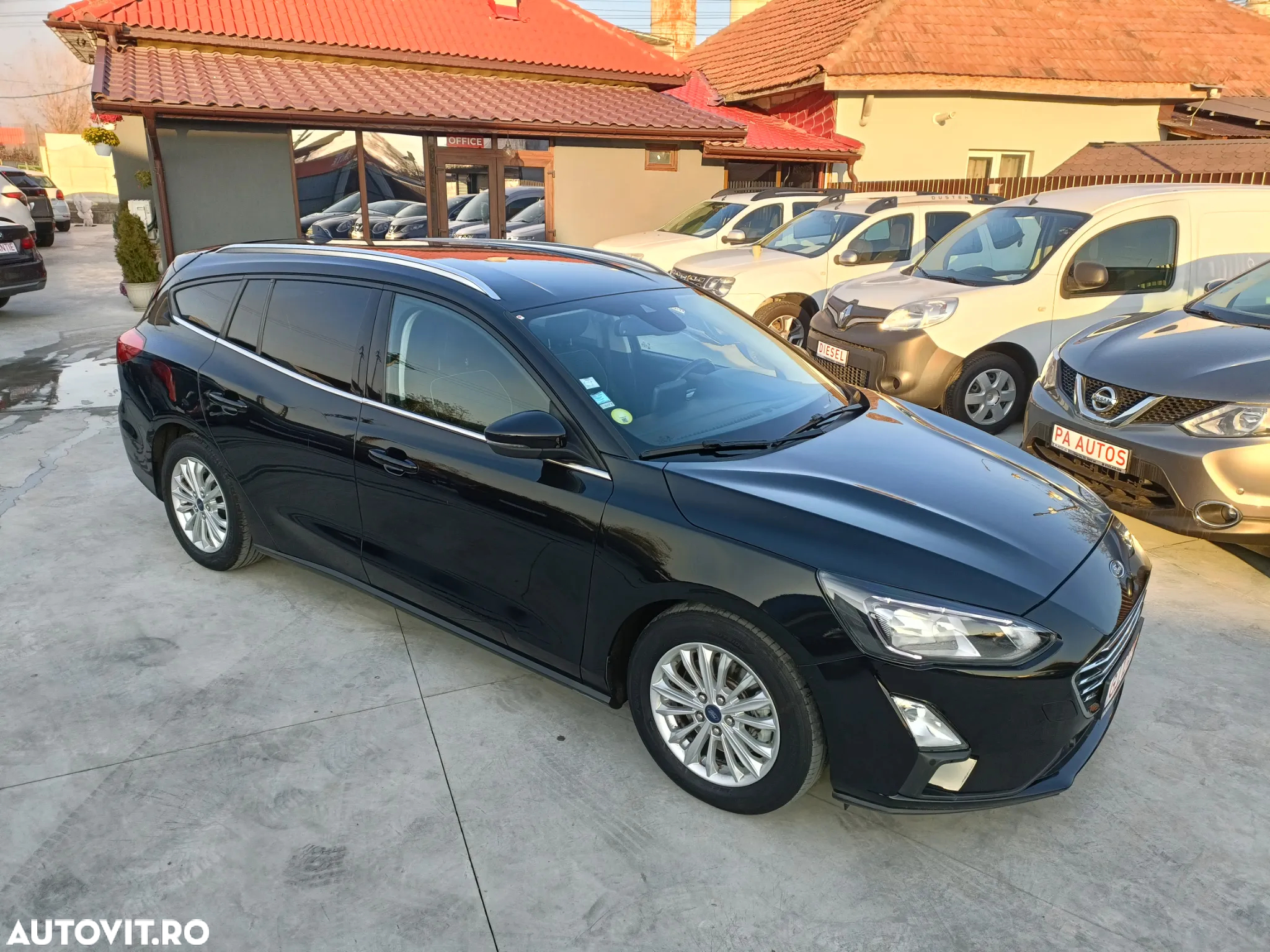 Ford Focus 1.5 EcoBlue Start-Stopp-System Aut. TITANIUM DESIGN - 3