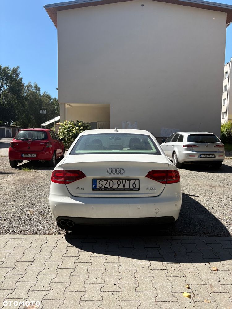 Audi A4 Limousine - 3
