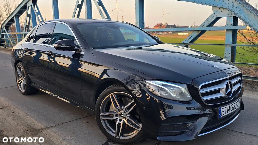 Mercedes-Benz Klasa E 220 d 4-Matic 9G-TRONIC - 23