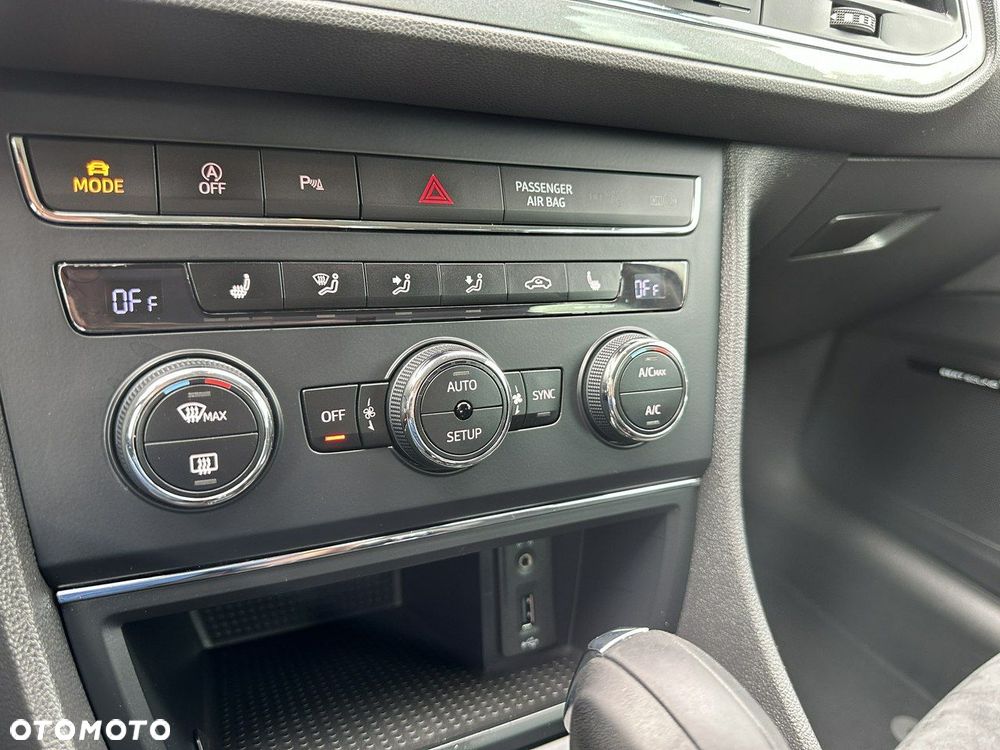 Seat Leon Sportstourer 2.0 TDI DPF DSG FR - 26