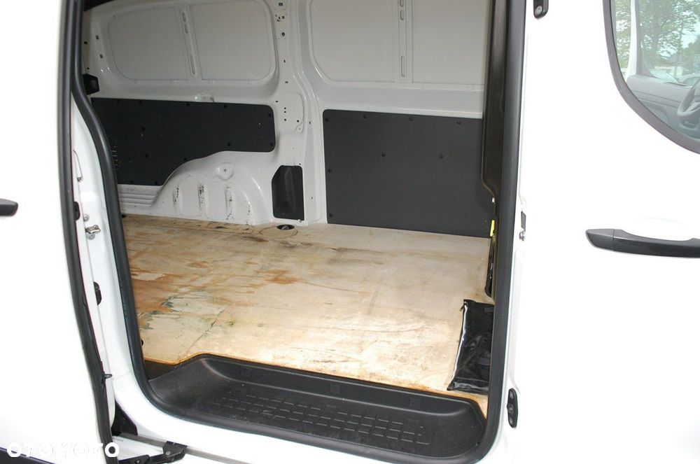 Opel Vivaro - 24