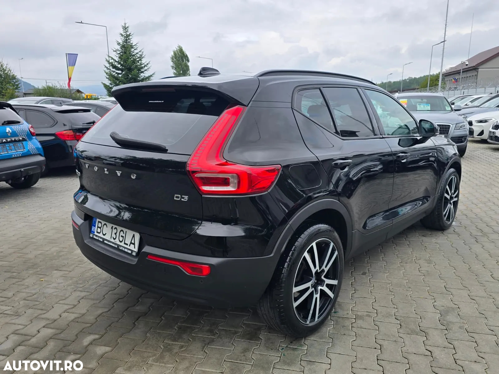 Volvo XC 40 D4 AWD Geartronic Momentum Pro - 4