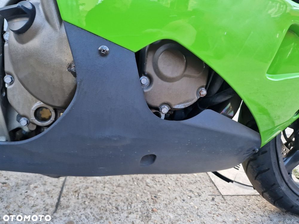 Kawasaki ZXR - 19