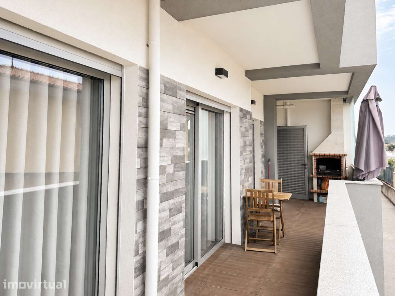 Apartamento T3 com garagem fechada, logradouro e jardim - Grande imagem: 3/20