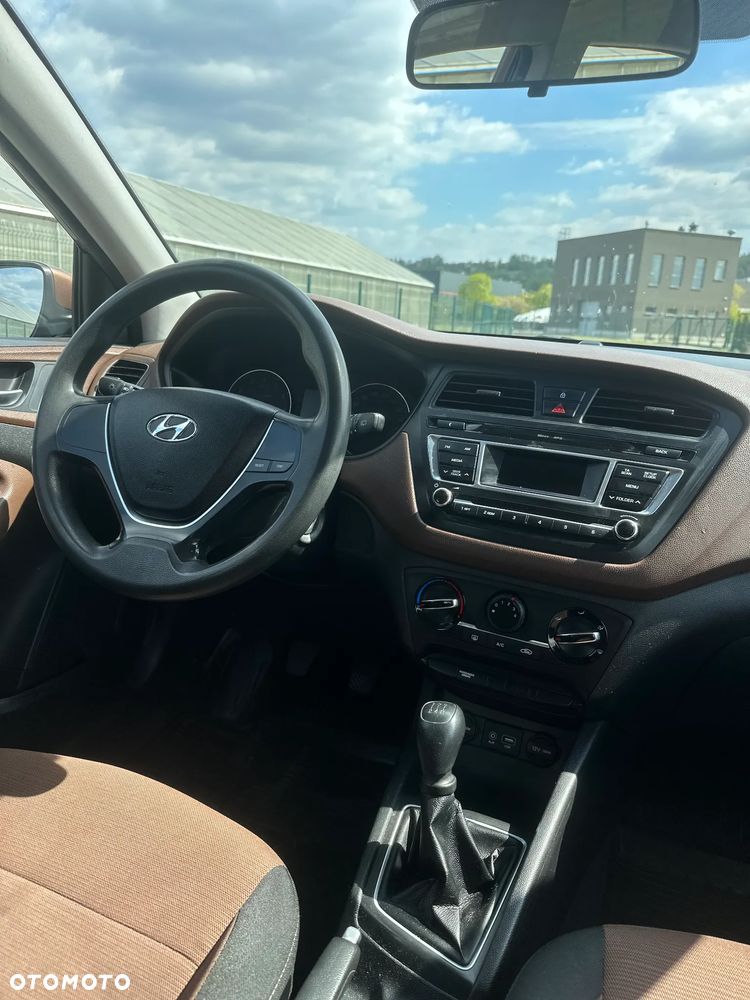 Hyundai i20 1.2 GO - 12