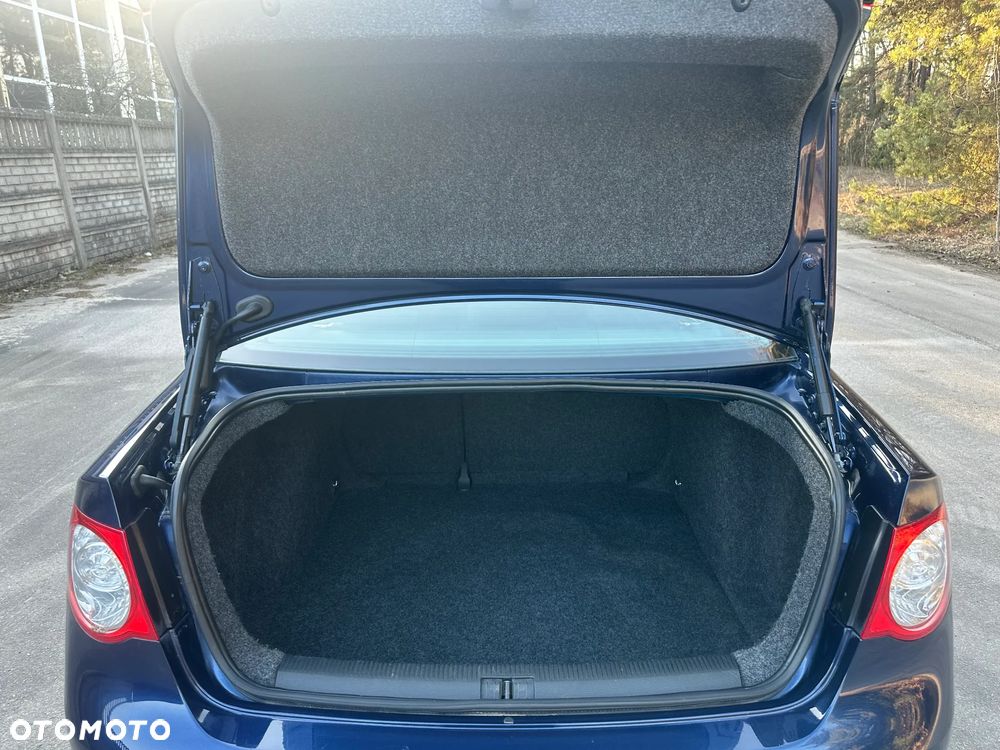 Volkswagen Jetta - 26