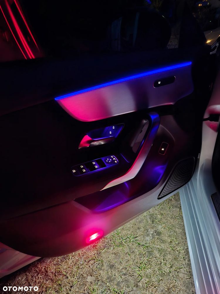 Mercedes-Benz CLA 250 e 8G-DCT AMG Line - 37