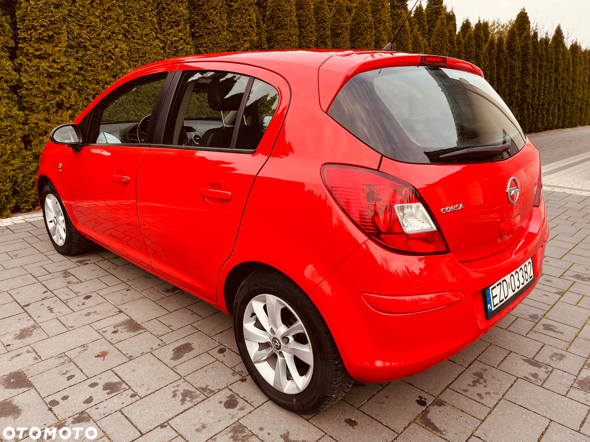 Opel Corsa 1.2 16V Edition / Active - 10