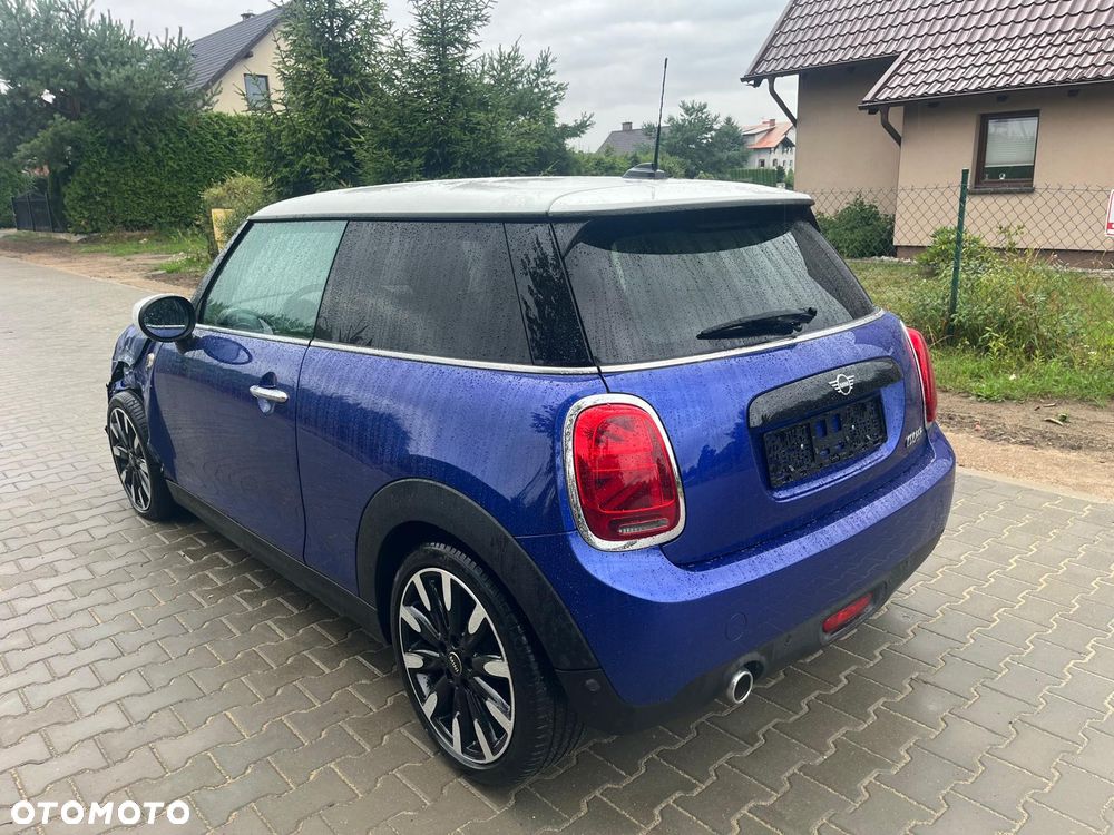 MINI Cooper Essential Trim - 2
