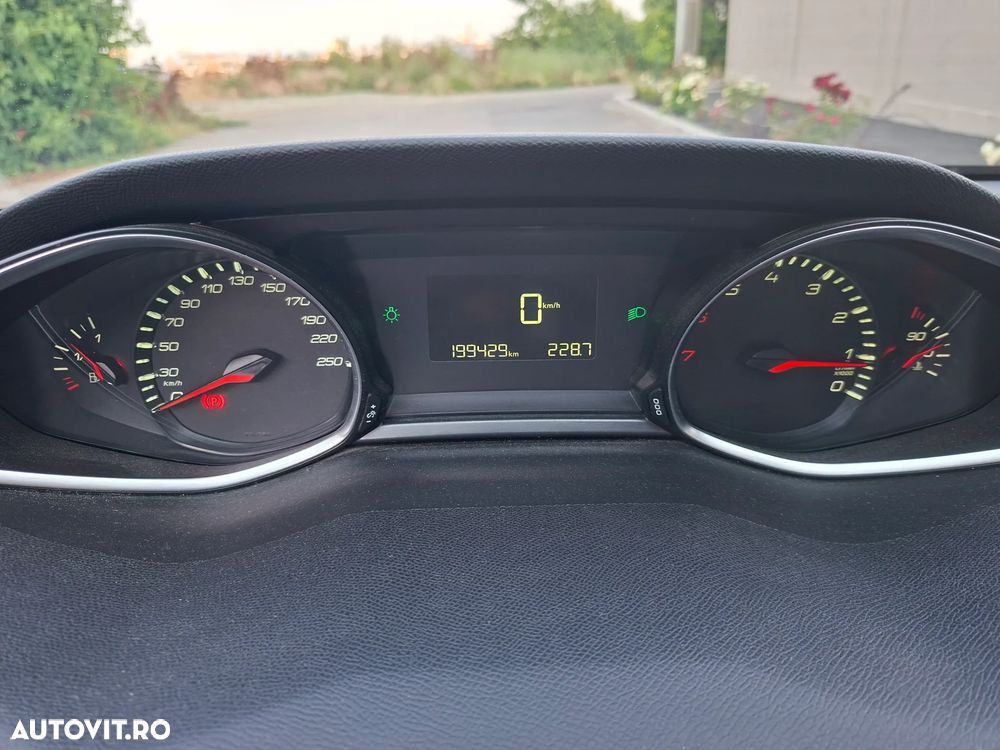 Peugeot 308 PureTech 110 Stop & Start Active - 8