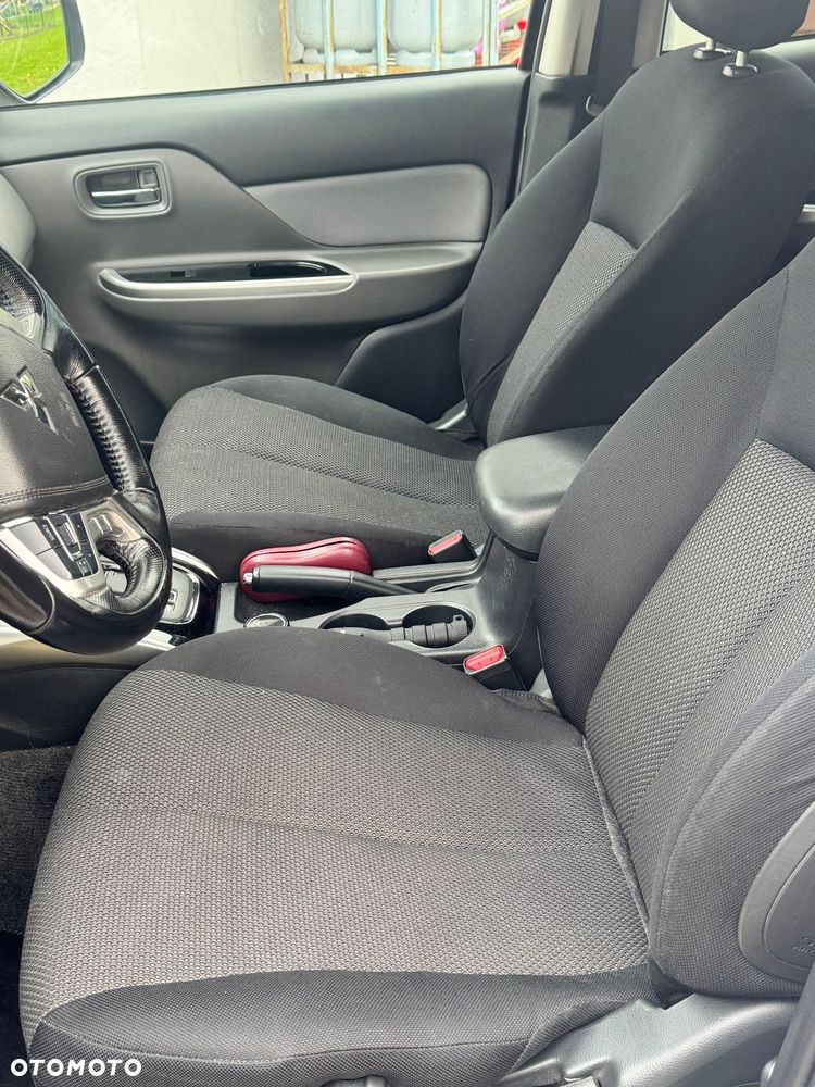Mitsubishi L200 - 12