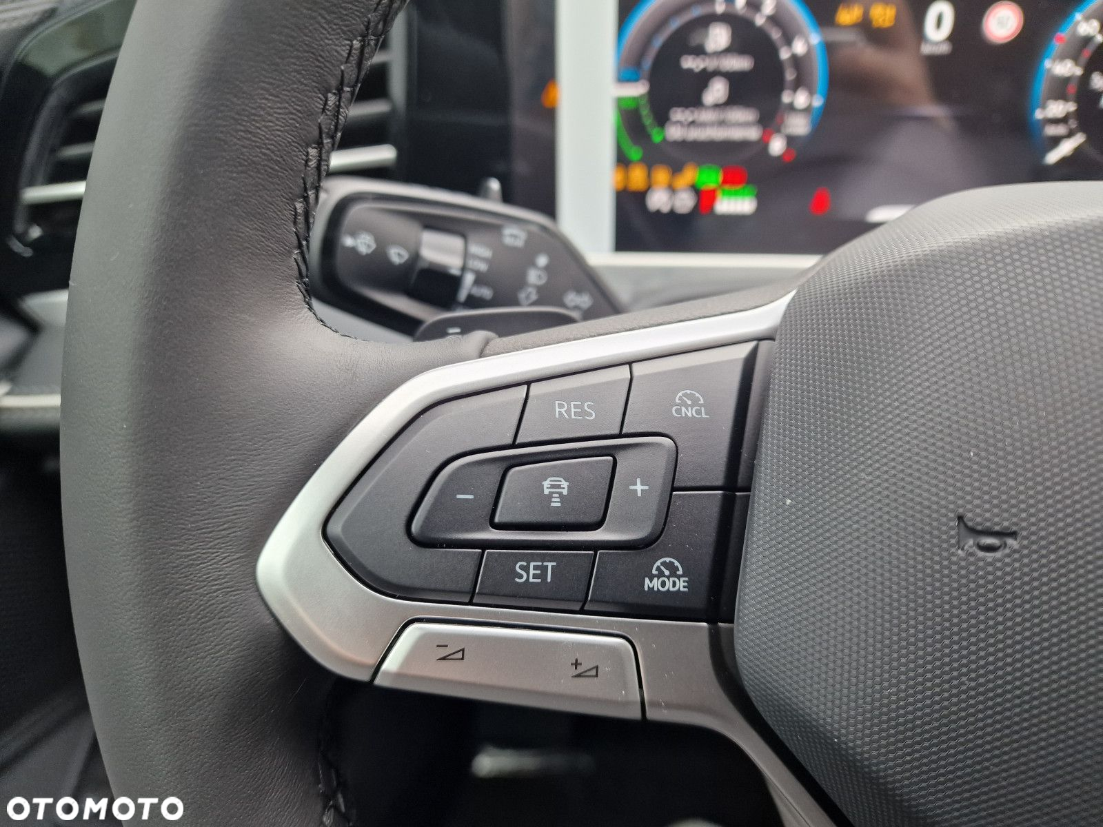 Volkswagen Passat - 24