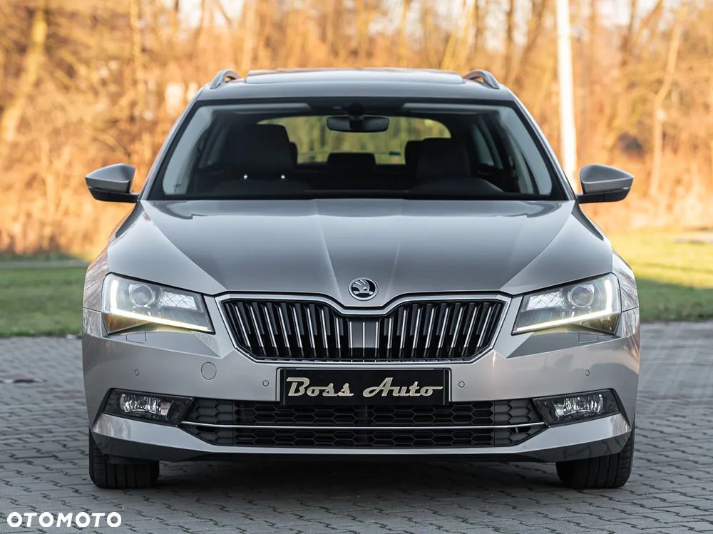Skoda Superb Combi 2.0 TDI DSG Premium Edition - 4
