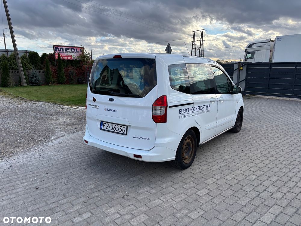 Ford Tourneo Courier 1.5 TDCi Trend - 4
