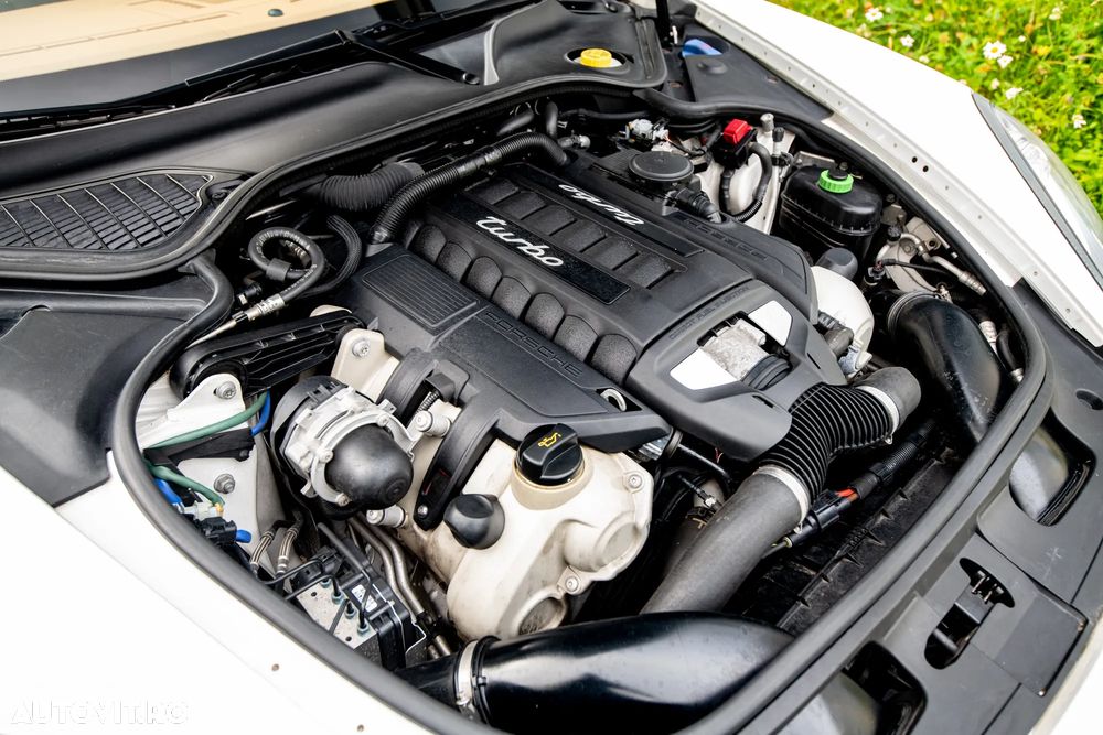 Porsche Panamera - 33