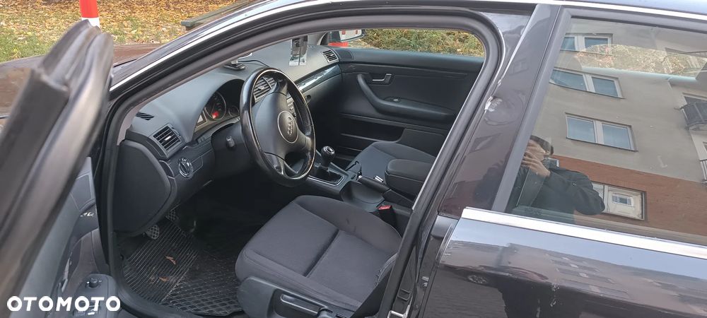 Audi A4 Limousine 2 - 6