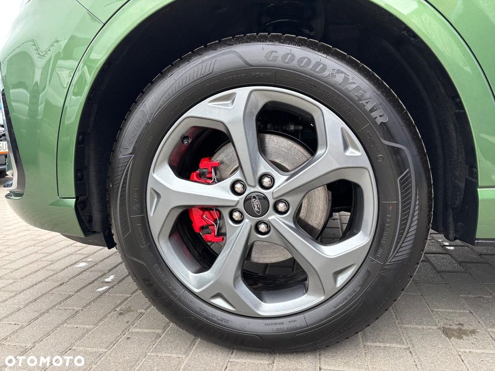 Ford Kuga - 12