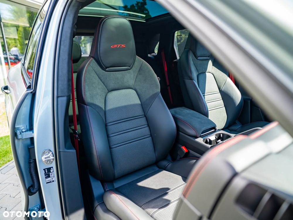 Porsche Cayenne GTS - 19