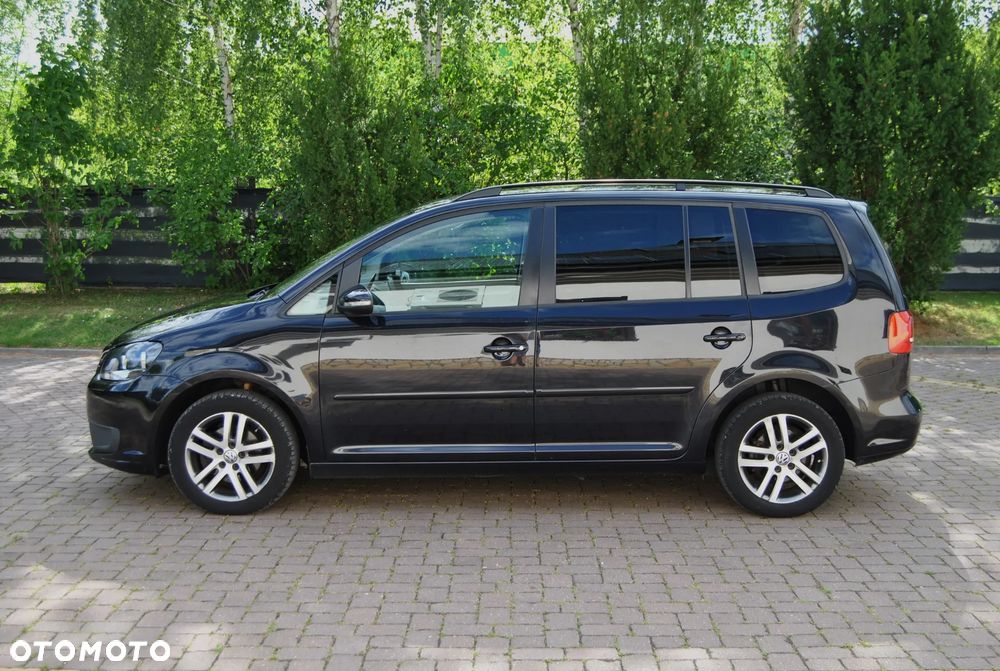 Volkswagen Touran - 16