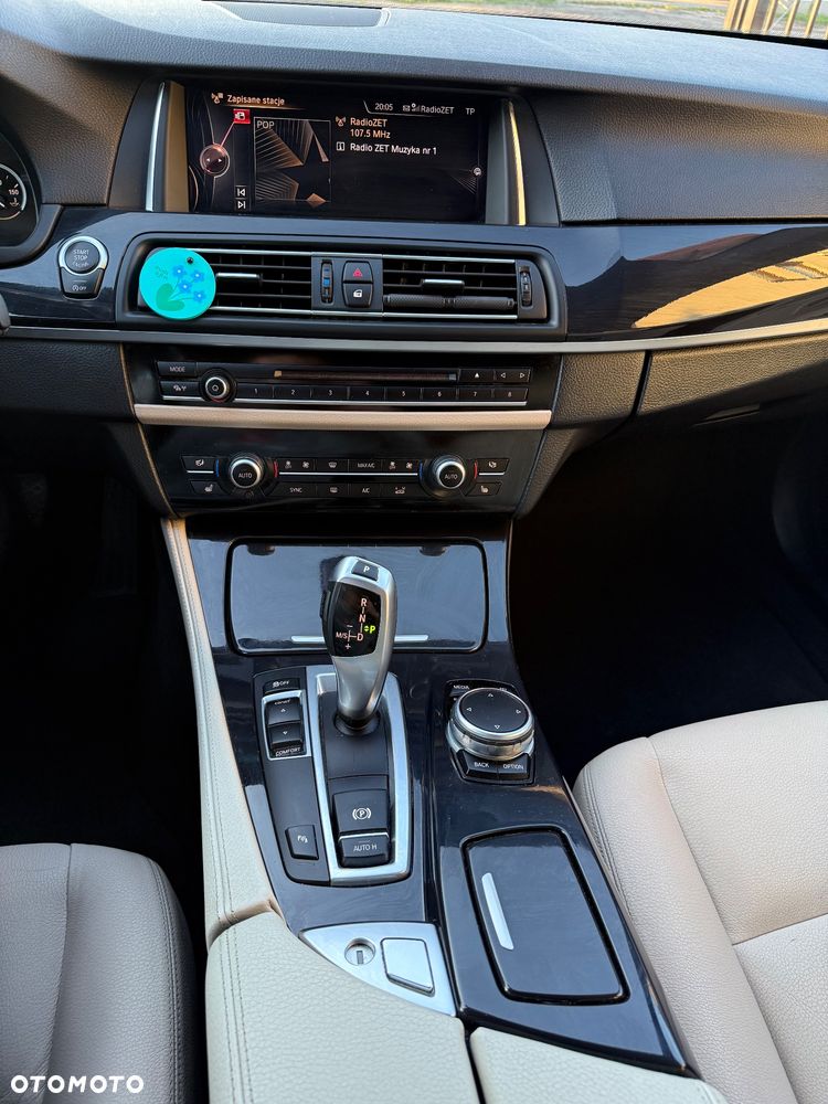 BMW Seria 5 518d - 23