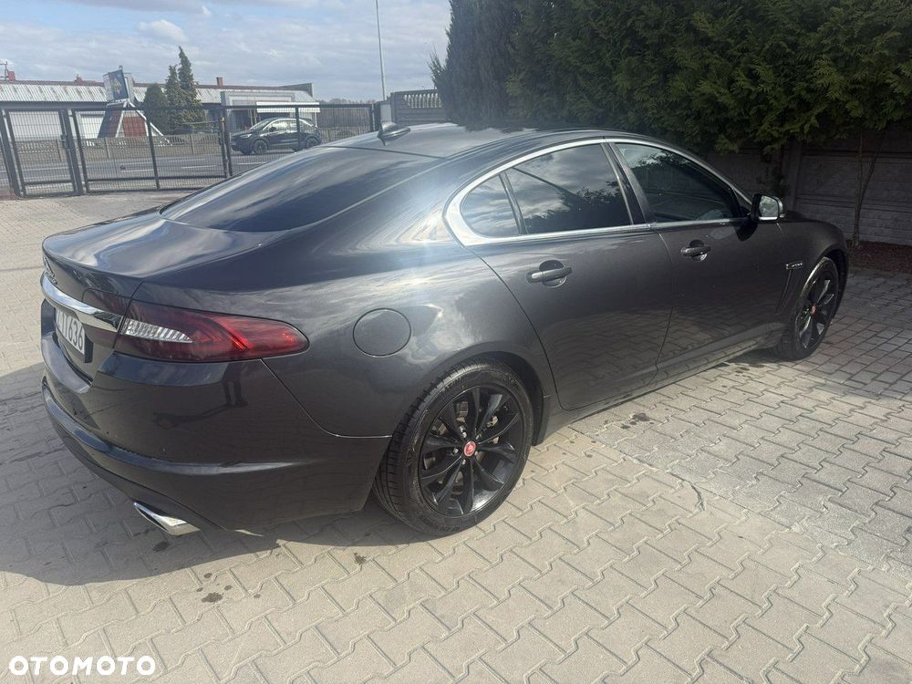 Jaguar XF - 4