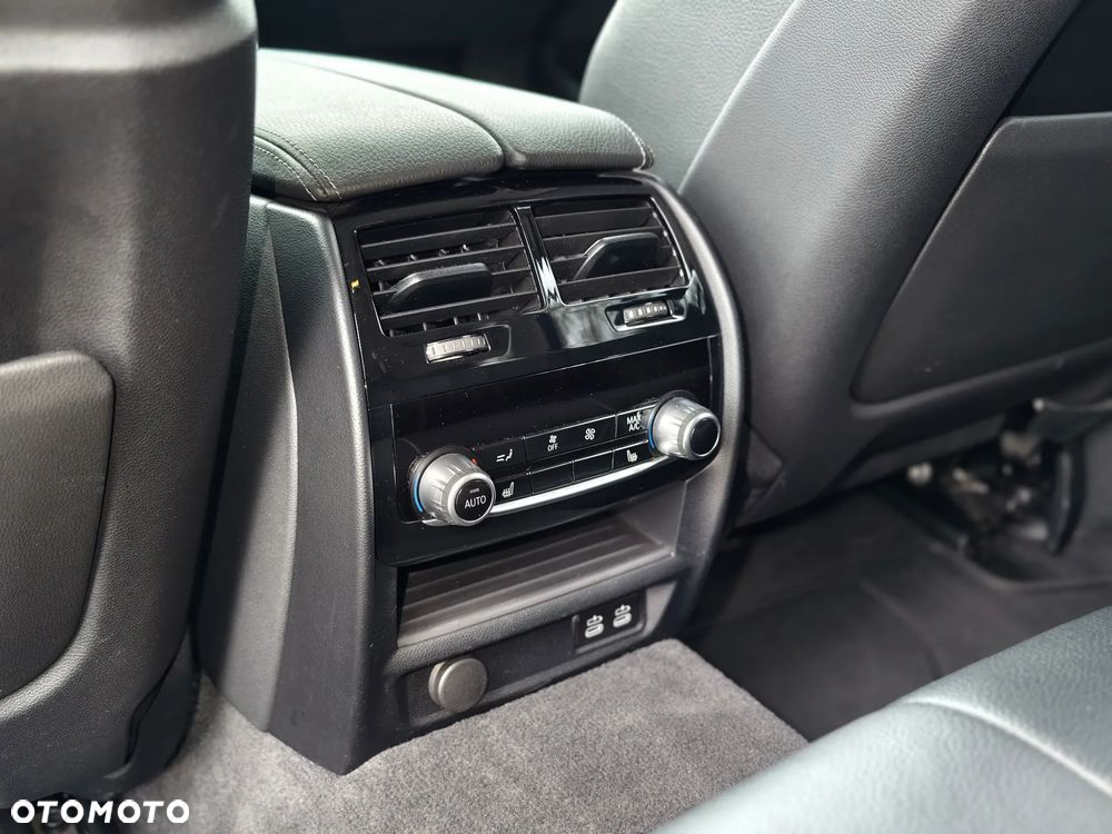 BMW Seria 5 540d xDrive Luxury Line - 12