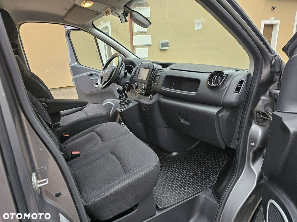 Opel Vivaro - 10
