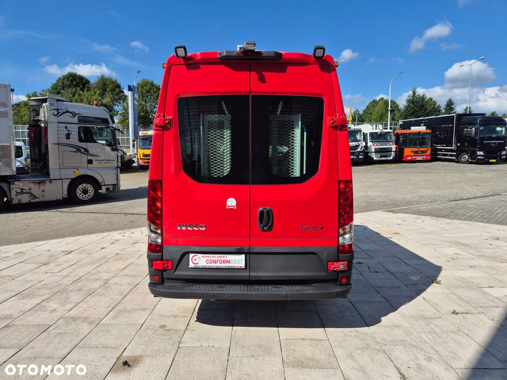 Iveco Daily 40 S 14 Forveda / CNG / BENZYNA / 10 MIEJSC / RAMPA / MIEJSCE DLA INWALIDÓW / KAMERY 360 / MOŻLIWOŚĆ 9 MIEJSC / WEBASTO / BEZWYPADKOWY - 8