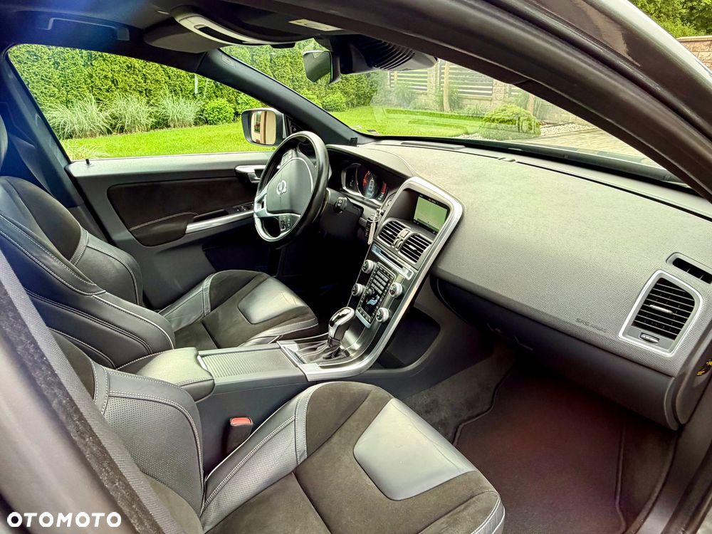 Volvo XC 60 D4 Drive-E R-Design Momentum - 30