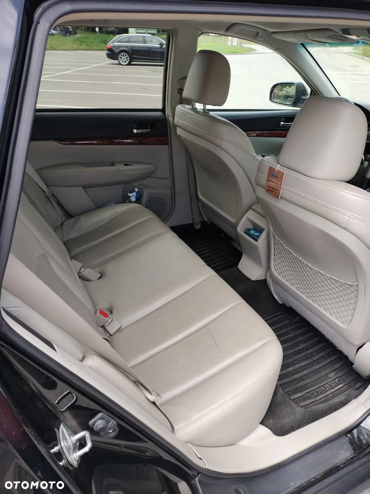Subaru Outback - 6