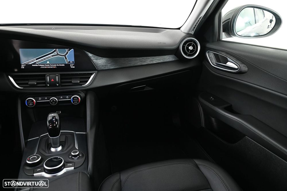 Alfa Romeo Giulia 2.2 D Ti AT8 - 14