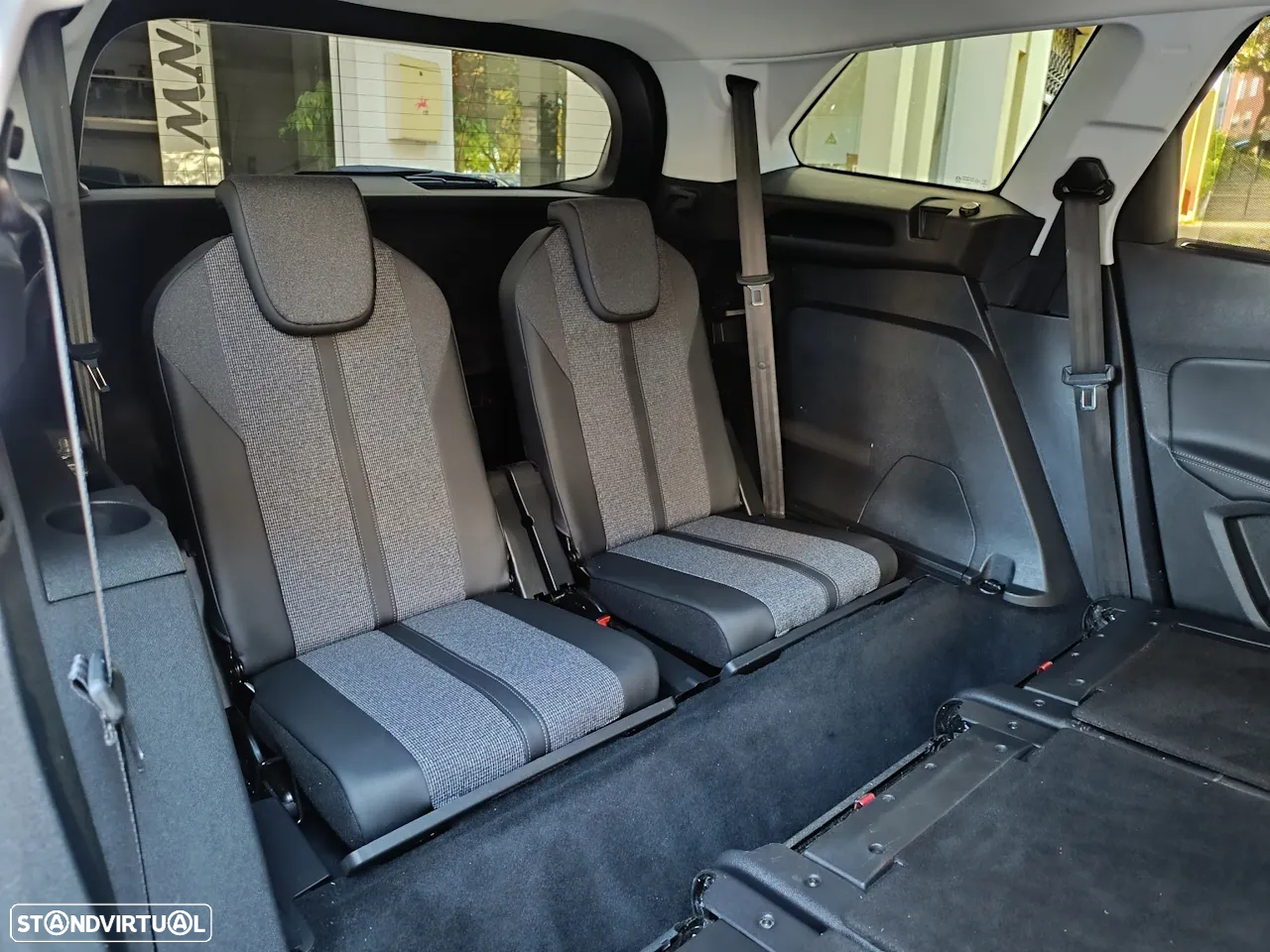Peugeot 5008 1.2 PureTech Allure EAT8 - 34